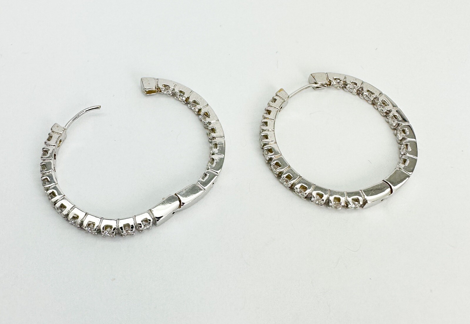 18K White Gold 2 ctw Inside Outside 1 inch Diamond Hoop Earrings L416 - Image 10