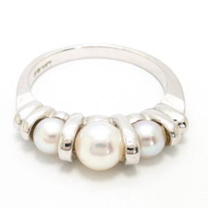 14K White Gold Graduated 3 Pearl Band Ring P561-Fox1356