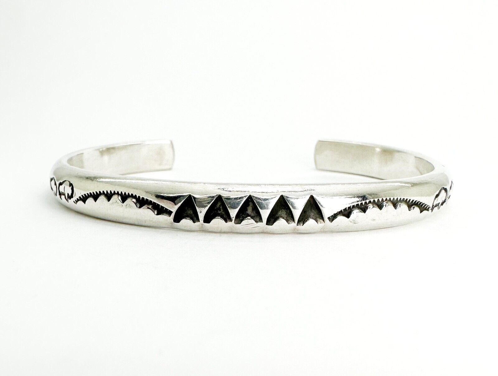 Lynn Edsitty Sterling Silver 925 Native American Story 7.5" Cuff Bracelet O137