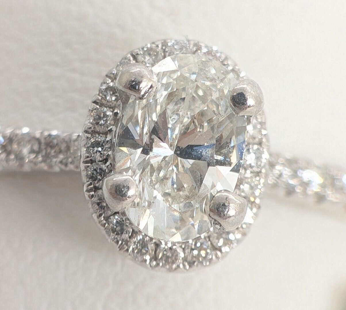 18K White Gold 1 ctw Diamond Oval Halo Engagement Ring N304 - Image 11