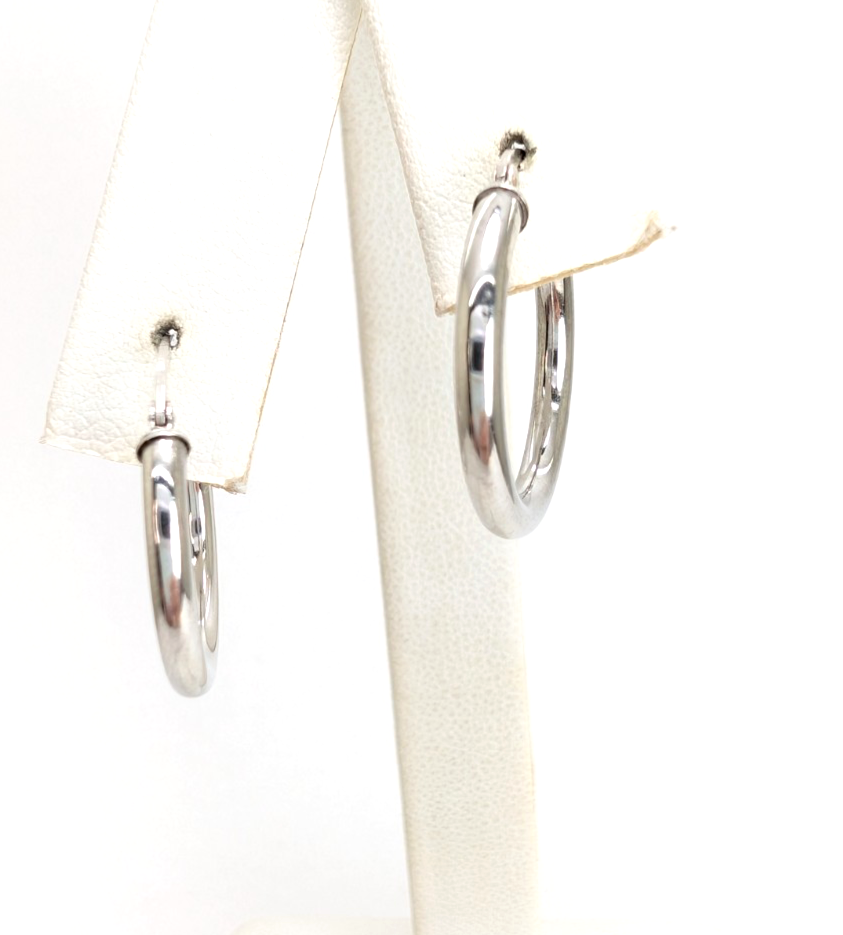 14K White Gold 5/8" Polished Hoop Earrings P989-CRN157 - Image 3
