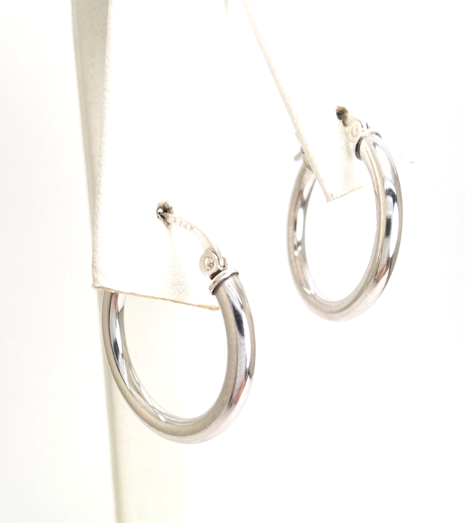 14K White Gold 5/8" Polished Hoop Earrings P989-CRN157 - Image 4