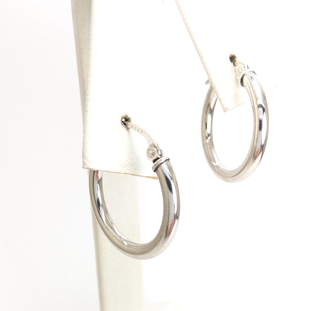 14K White Gold 5/8" Polished Hoop Earrings P989-CRN157 - Image 6