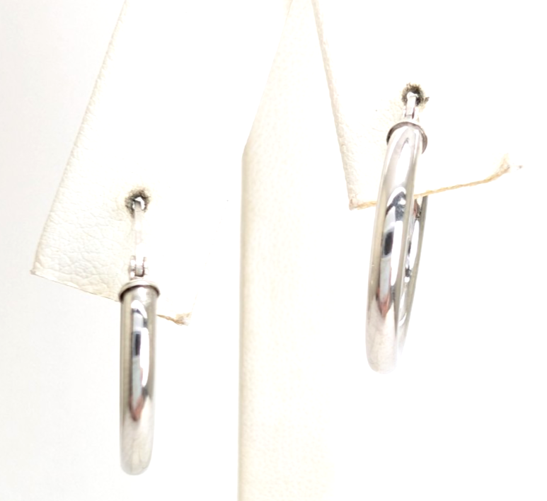 14K White Gold 5/8" Polished Hoop Earrings P989-CRN157 - Image 8