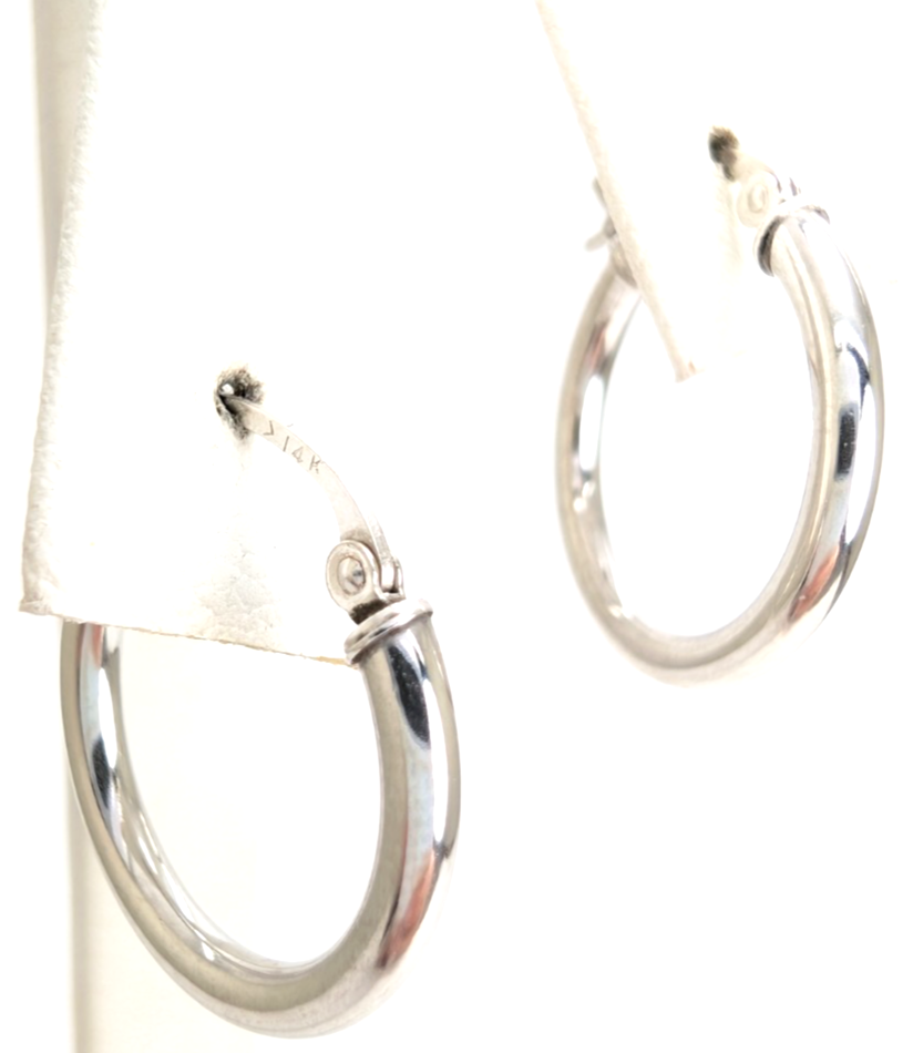 14K White Gold 5/8" Polished Hoop Earrings P989-CRN157 - Image 9