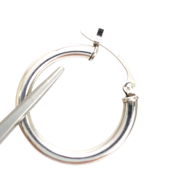 14K White Gold 5/8" Polished Hoop Earrings P989-CRN157 - Image 10