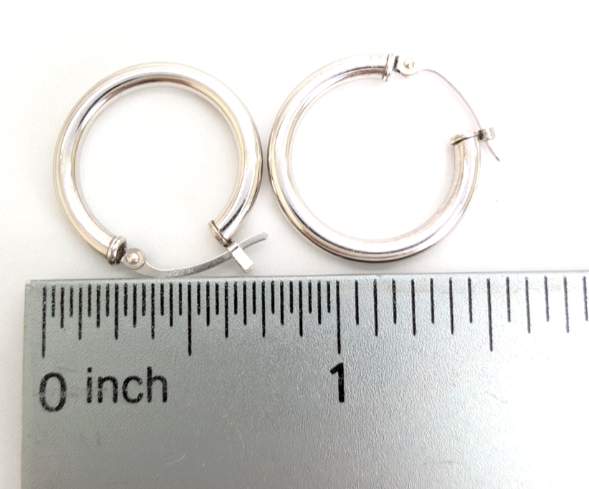 14K White Gold 5/8" Polished Hoop Earrings P989-CRN157 - Image 13