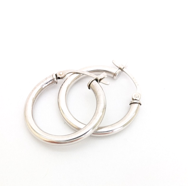 14K White Gold 5/8" Polished Hoop Earrings P989-CRN157 - Image 15