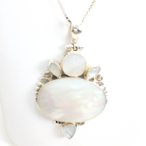 Sterling Silver 925 Vintage Mother of Pearl Pendant Necklace R65- FOX621