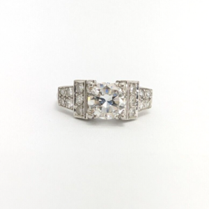Platinum 90 ct Round Diamond with Side Stones Engagement Ring FOX376
