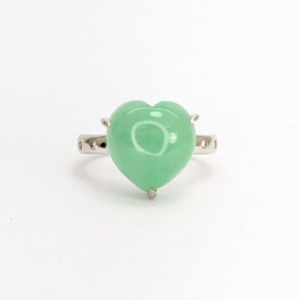 18K White Gold Carved Jade Heart Ring N637