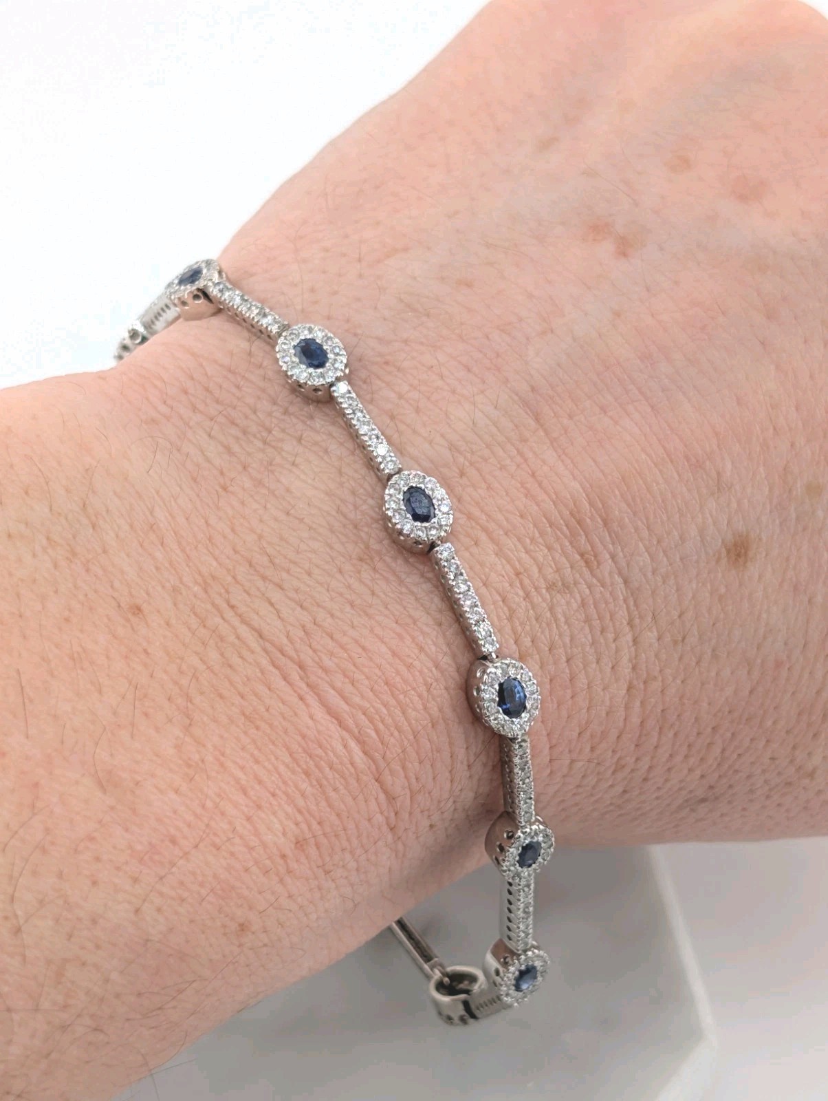 14K White Gold Sapphire & Diamond 7" Tennis Bracelet OAK598 - Image 4