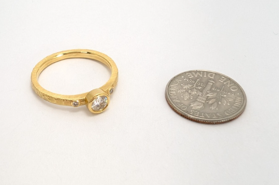 DJT 18K Yellow Gold Bezel Set .30ct Diamond Hammered Ring 11522 - Image 8